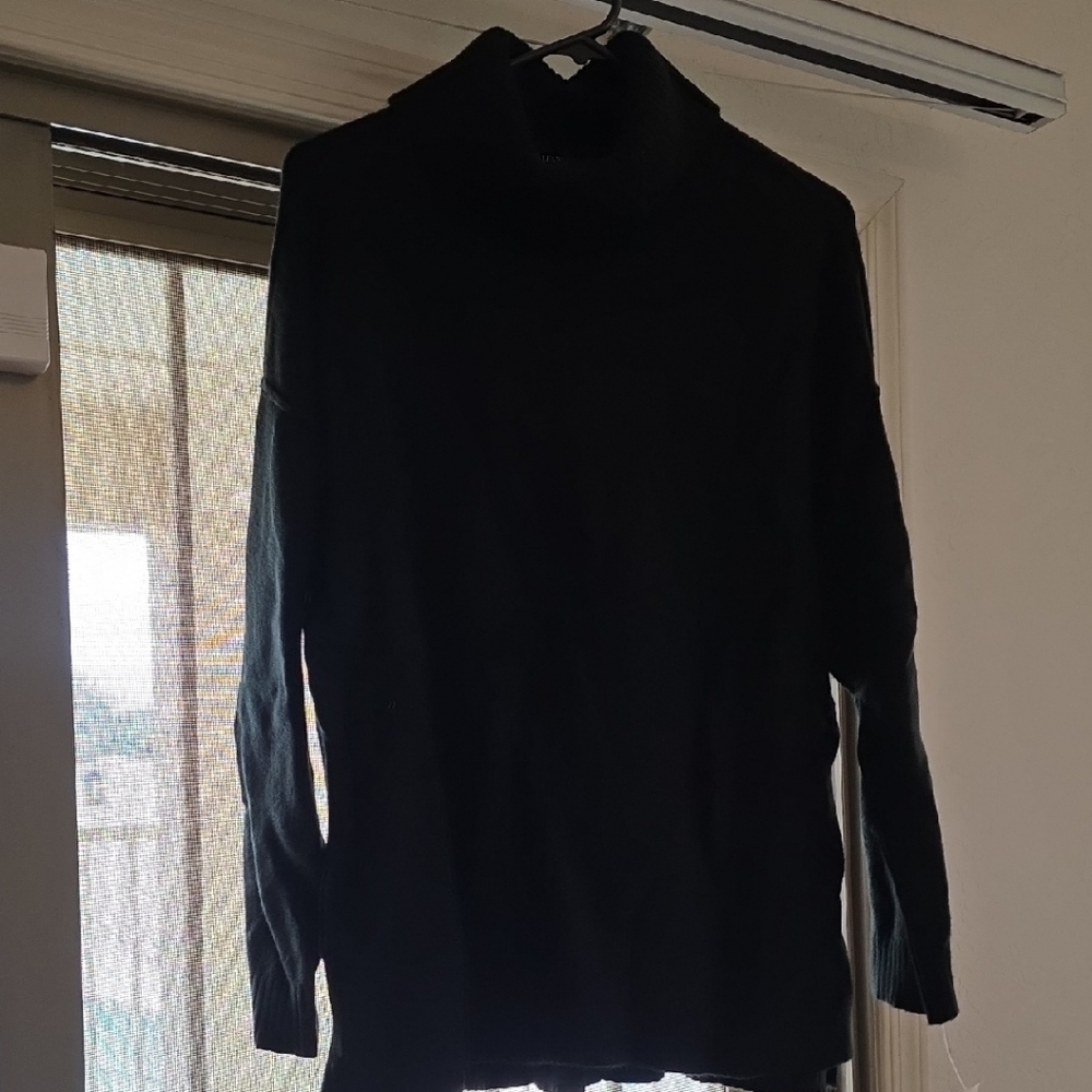 Alfanij Black Turtleneck Sweater